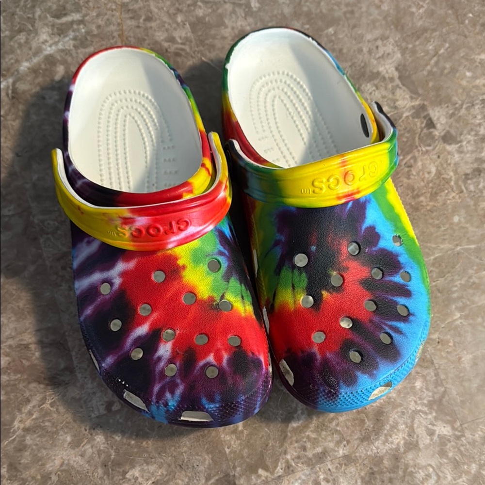 CROCS Red and Blue Sandals Vibrant Tie-Dye Design